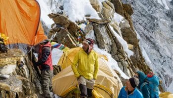 Everest Climbing Rules 2025: New Regulations, Costs & Guide Requirements